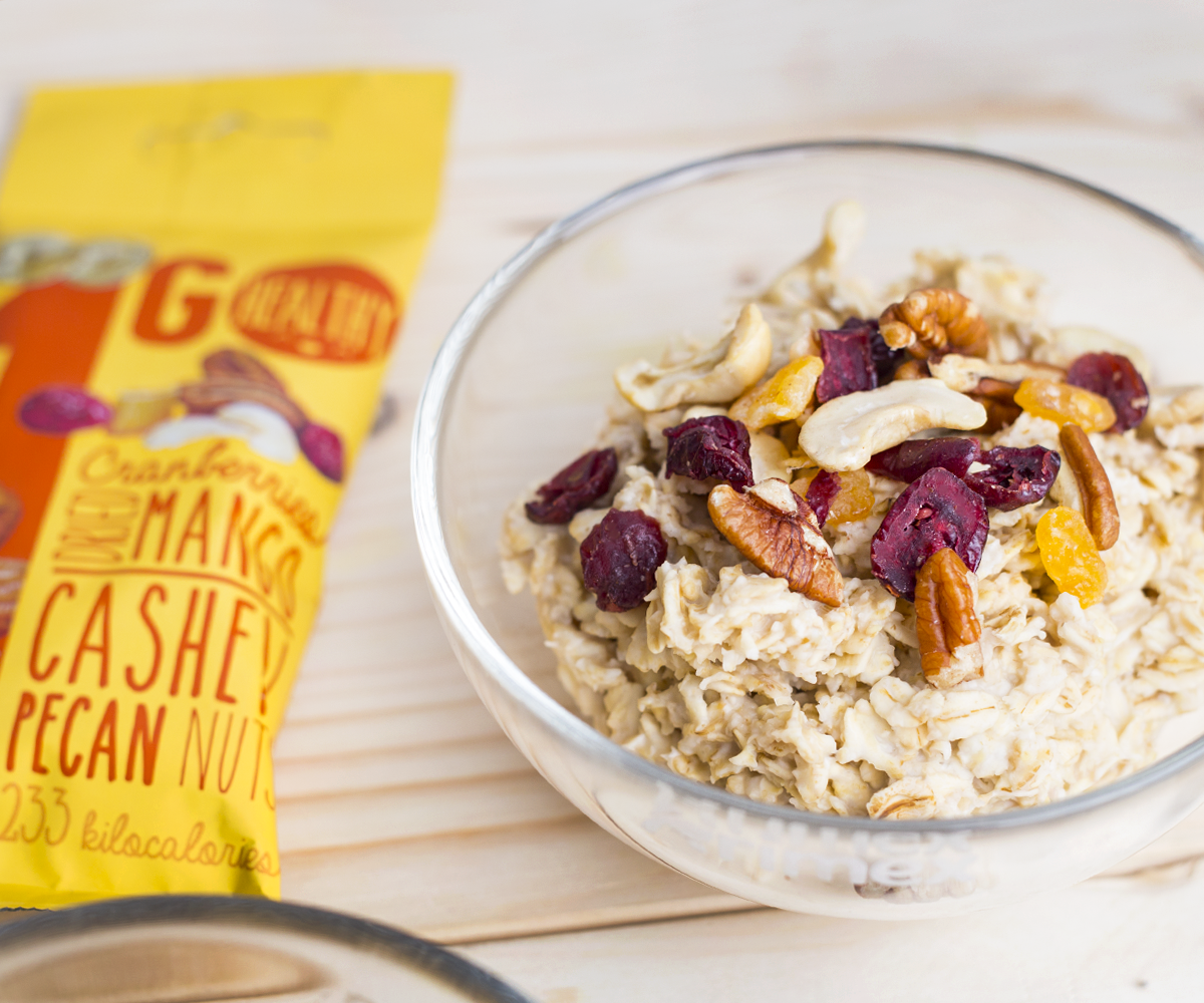 1GO Cranberries Banana Cashews Pecan Trail Mix Nuts Snack Pouch 50g 1.76oz