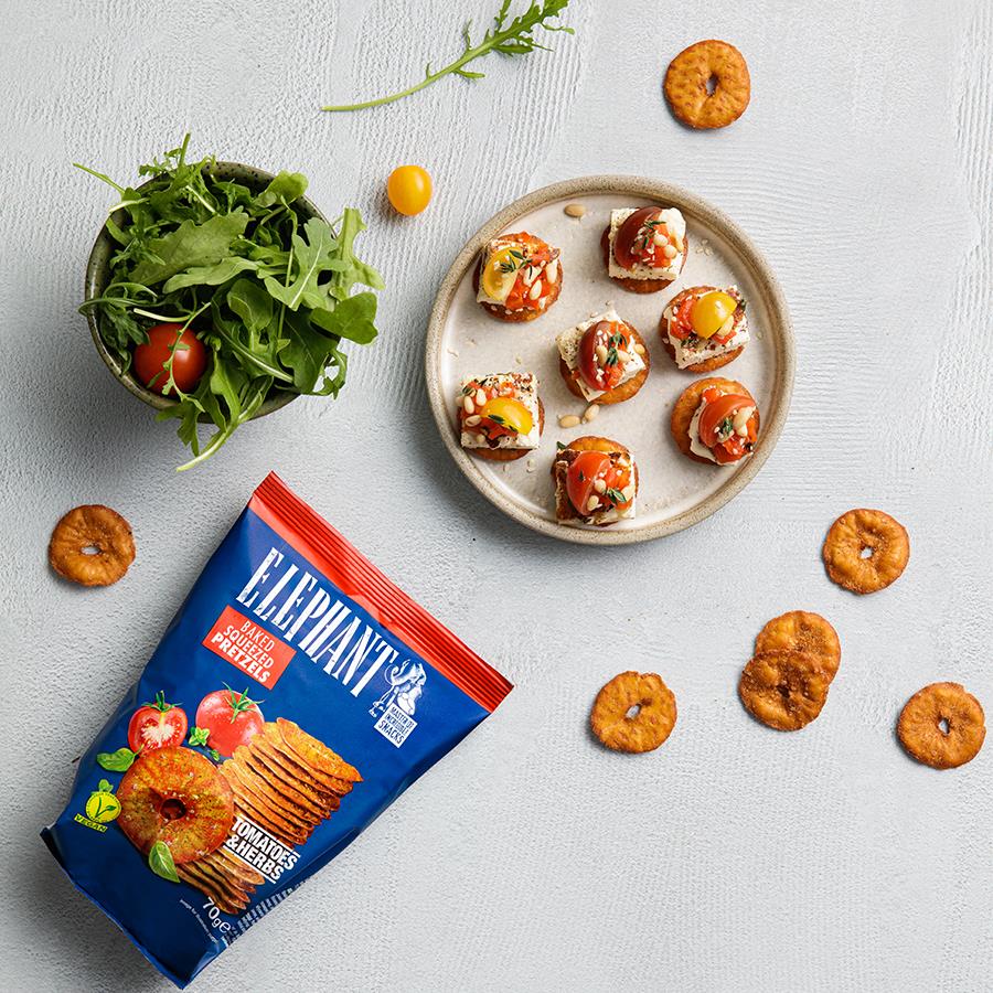 4 ELEPHANT Baked Squeezed Pretzels Tomatoes & Herbs Flavor Snacks 70g 2.5oz