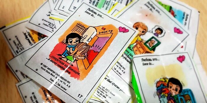 LOVE IS... MIXED FLAVORS BOX 100 PCS Assorted Bubble Gum Valentine Gift