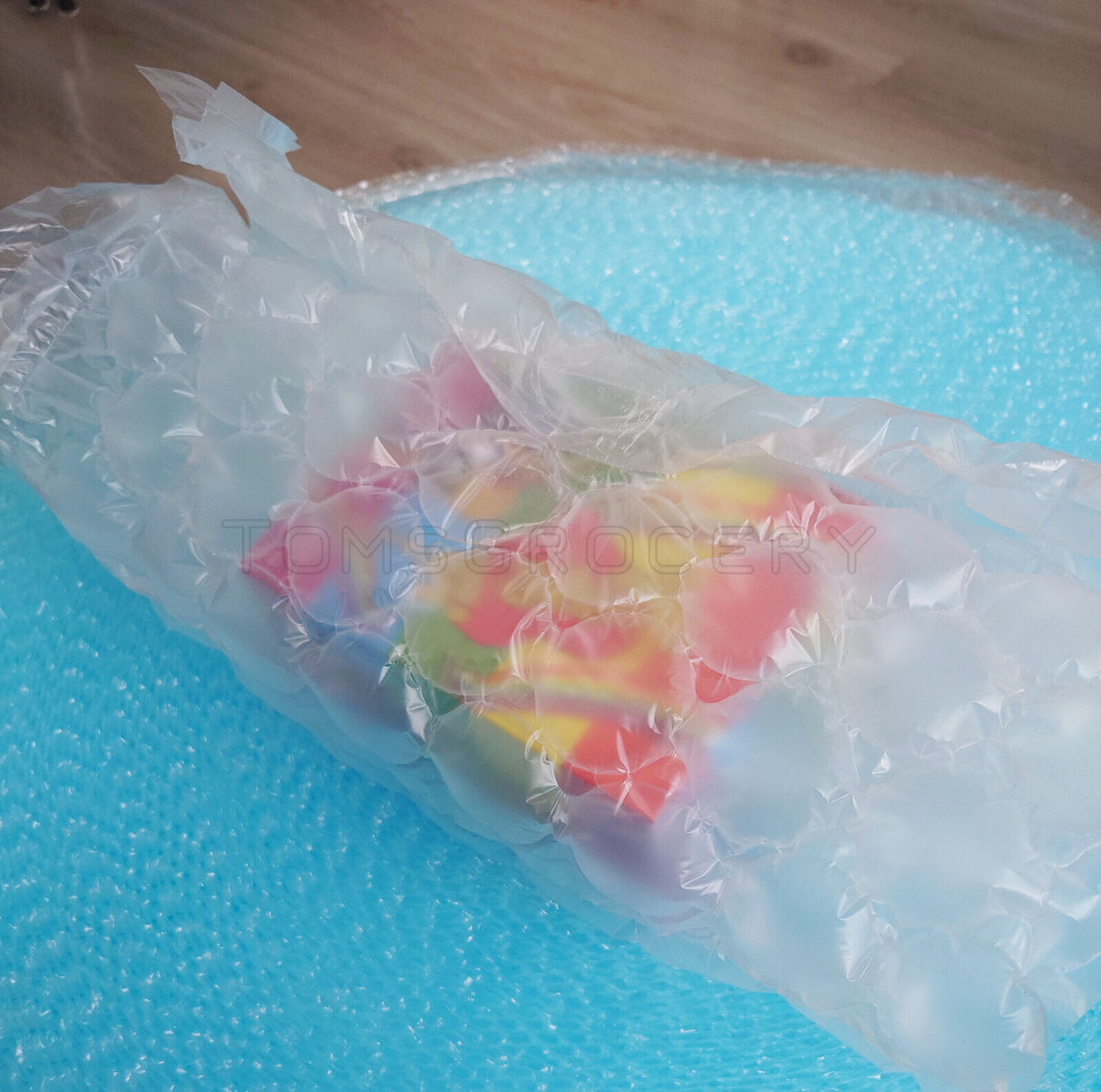 LOVE IS... MIXED FLAVORS BOX 100 PCS Assorted Bubble Gum Valentine Gift