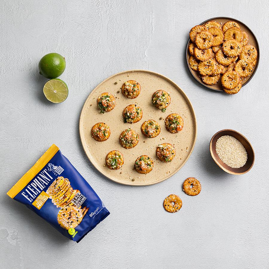 4 ELEPHANT Baked Squeezed Pretzels with Sesame Seeds Crackers Snacks 80g 2.8oz